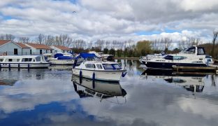 Seamaster 27 Capri - 5 Berth Inland river cruiser