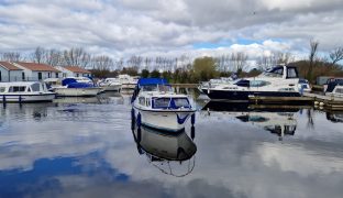 Seamaster 27 Capri - 5 Berth Inland river cruiser