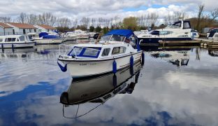 Seamaster 27 Capri - 5 Berth Inland river cruiser