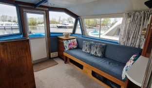 Alphacraft 32 - Moonlight Owl - 4 Berth Inland river cruiser