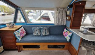 Alphacraft 32 - Moonlight Owl - 4 Berth Inland river cruiser