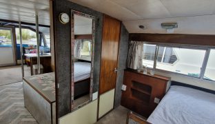 Alphacraft 32 - Moonlight Owl - 4 Berth Inland river cruiser