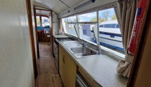 Bounty 37 - Summer Breeze - 6 Berth Inland river cruiser