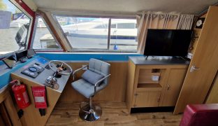 Bounty 37 - Summer Breeze - 6 Berth Inland river cruiser