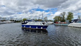 Elysian 27 - Lady D - 4 Berth Inland river cruiser 