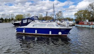 Elysian 27 - Lady D - 4 Berth Inland river cruiser 