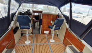 Elysian 27 - Lady D - 4 Berth Inland river cruiser 