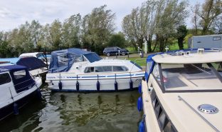 Viking 22 - ZIG ZAG - 4 Berth Inland river cruiser  