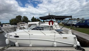 Sealine S23 - SERENITY - 4 Berth Sports Cruiser 