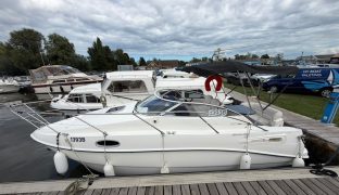 Sealine S23 - SERENITY - 4 Berth Sports Cruiser 