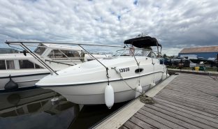 Sealine S23 - SERENITY - 4 Berth Sports Cruiser 