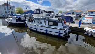 Hampton Safari - Gentle Lady  - 4 Berth Inland river cruiser