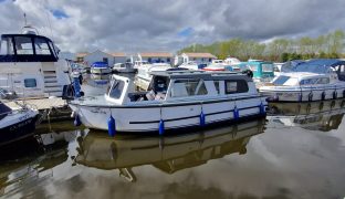 Hampton Safari - Gentle Lady  - 4 Berth Inland river cruiser