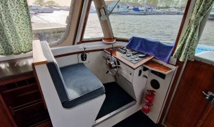 Alpha 32 - Quackers - 4 Berth Inland river cruiser