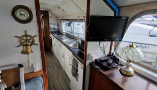 Alpha 32 - Quackers - 4 Berth Inland river cruiser