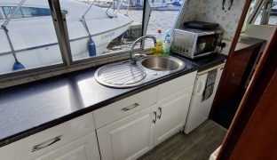 Alpha 32 - Quackers - 4 Berth Inland river cruiser