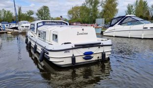 Connoisseur 42 - Zanndamon - 8 Berth 8 berth inland river cruiser 