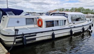 Connoisseur 42 - Zanndamon - 8 Berth 8 berth inland river cruiser 