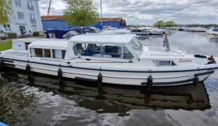 Connoisseur 42 - Zanndamon - 8 Berth 8 berth inland river cruiser 