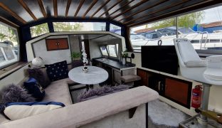 Connoisseur 42 - Zanndamon - 8 Berth 8 berth inland river cruiser 