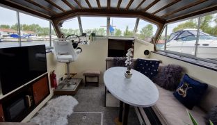 Connoisseur 42 - Zanndamon - 8 Berth 8 berth inland river cruiser 