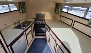 Connoisseur 37 - Selah - 4 Berth Inland river cruiser