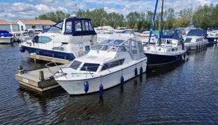 Pace Reflection O'BARRIE - 4 Berth Inland Sports Cruiser Planing hull