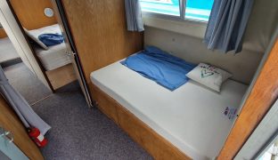 Aquafibre 33 - Rainbow - 6 Berth Inland river cruiser