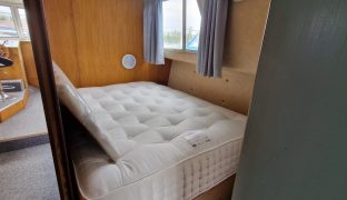 Aquafibre 33 - Rainbow - 6 Berth Inland river cruiser