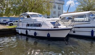 Sheerline 740 - GRACE - 4 Berth Boat