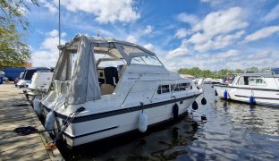 Sheerline 740 - GRACE - 4 Berth Boat