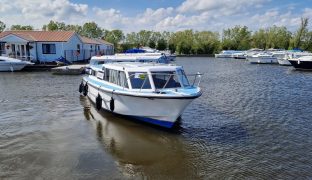 Aquafibre 33 - Rainbow - 6 Berth Inland river cruiser