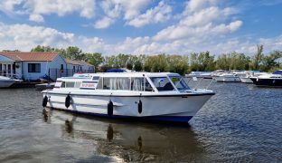 Aquafibre 33 - Rainbow - 6 Berth Inland river cruiser