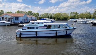 Aquafibre 33 - Rainbow - 6 Berth Inland river cruiser