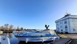 Aquafibre 32 - Jack - 4 Berth Inland river cruiser