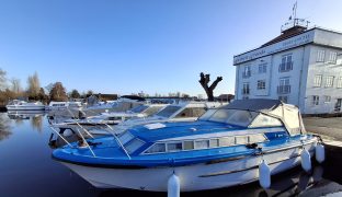 Aquafibre 32 - Jack - 4 Berth Inland river cruiser