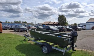 Aquapeche 370 Herbert Woods maintained molded plastic fishing boat - Fishing boat