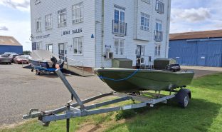 Aquapeche 370 Herbert Woods maintained molded plastic fishing boat - Fishing boat