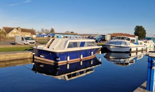 Calypso 28 - Suzychell - 4 Berth Inland cruiser