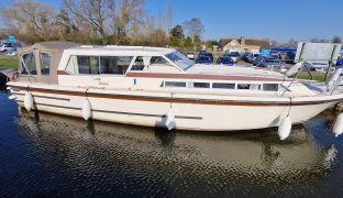 Aquafibre 37 - Sweet Dreams - 5 Berth Inland cruiser