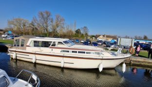 Aquafibre 37 - Sweet Dreams - 5 Berth Inland cruiser