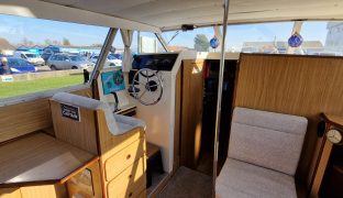 Aquafibre 37 - Sweet Dreams - 5 Berth Inland cruiser