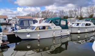 Coronet 24 - Miss Money Penny - 3 Berth Inland cruiser