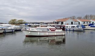 Ocean 30 - GENII - 4 Berth Inland cruiser