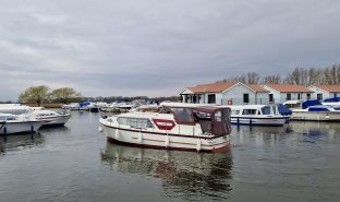 Ocean 30 - GENII - 4 Berth Inland cruiser