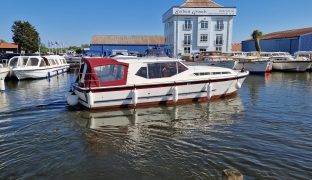 Sancerre 33 - Bianco Lady - 4 Berth Inland river cruiser
