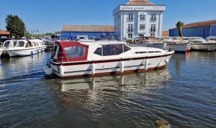 Sancerre 33 - Bianco Lady - 4 Berth Inland river cruiser