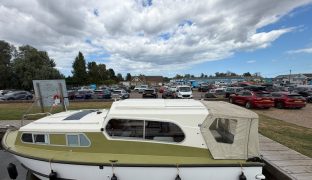 HAMPTON MK4 - WILD THYME - 4 Berth Inland cruiser