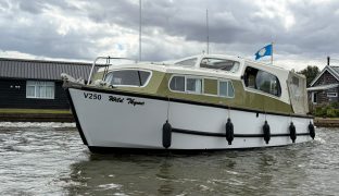 HAMPTON MK4 - WILD THYME - 4 Berth Inland cruiser