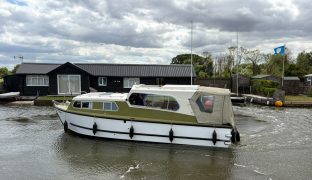 HAMPTON MK4 - WILD THYME - 4 Berth Inland cruiser